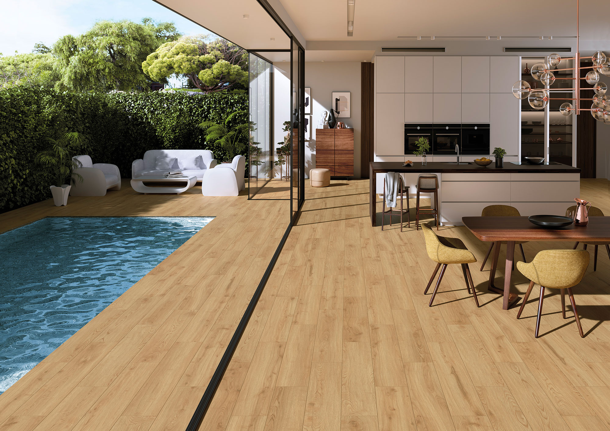 ALGORD-NATURAL-23X120-RGB-AMB-01 Tienda con pavimento cerámico efecto madera continuo entre piscina y cocina moderna