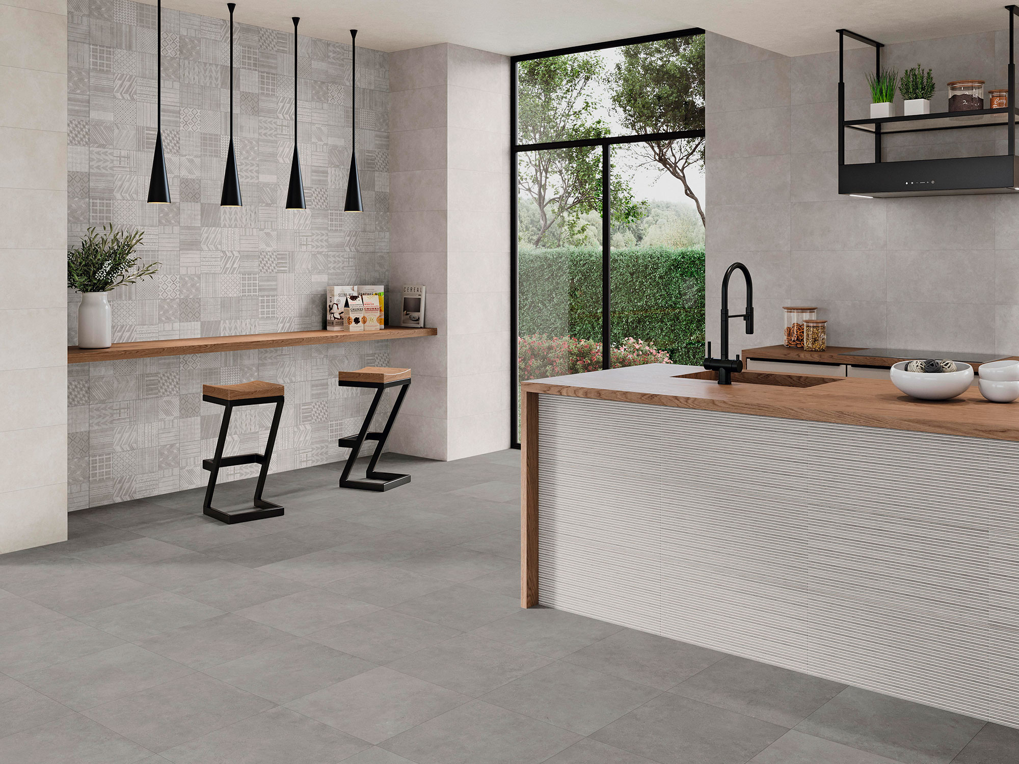 Showroom de azulejos: suelo y pared cerámica gris, isla de madera y dos taburetes