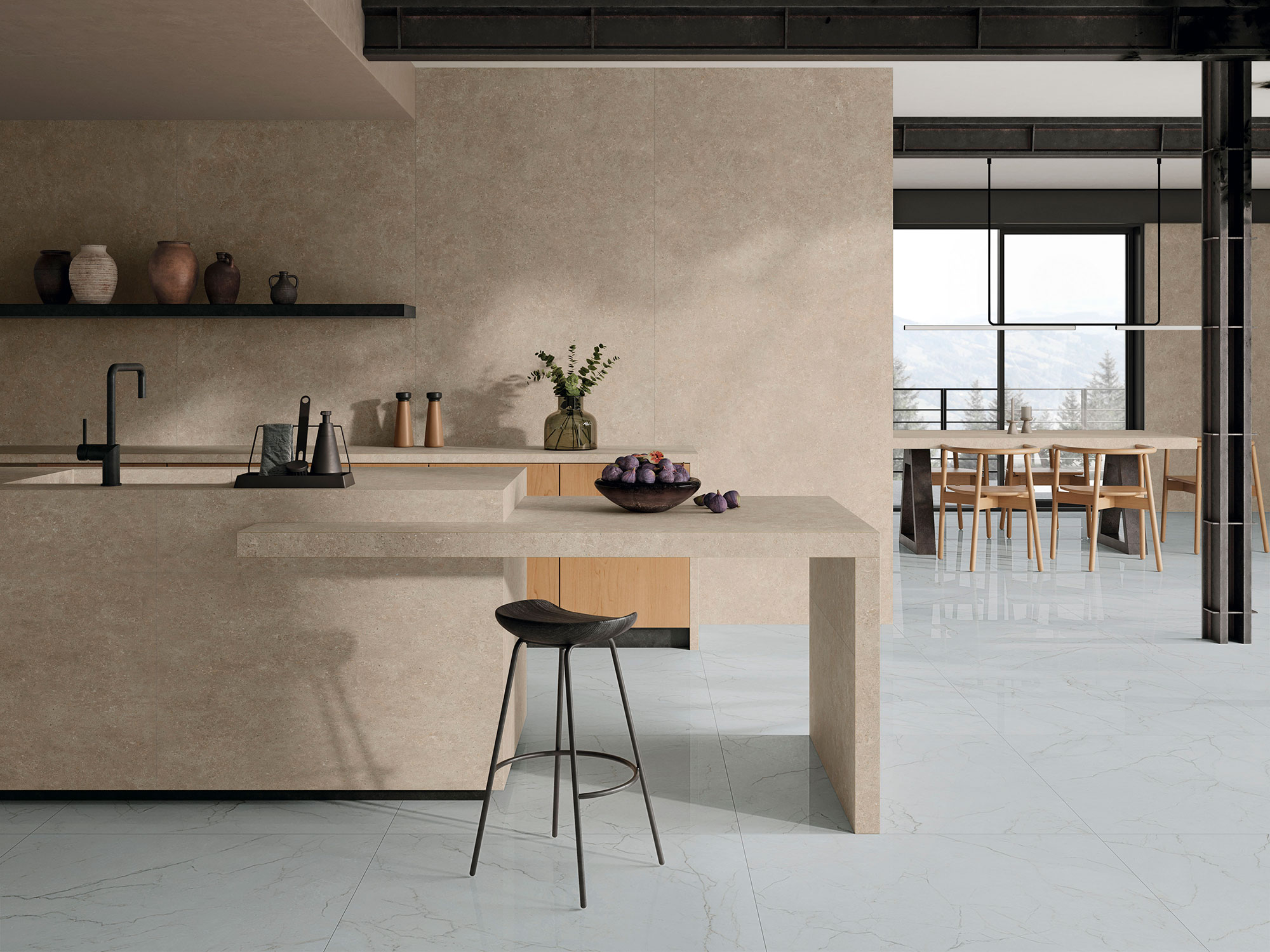 Cocina de exposición con revestimientos cerámicos beige en isla y suelos blancos veteados