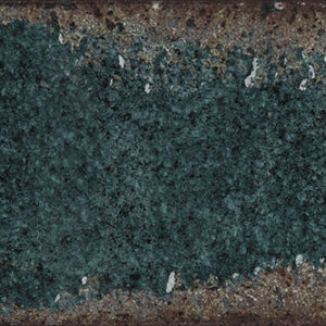 Azulejo rectangular efecto oxidado con centro turquesa, bordes marrón y manchas blancas