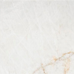 Azulejo efecto mármol blanco con finas vetas grises y doradas en diagonal