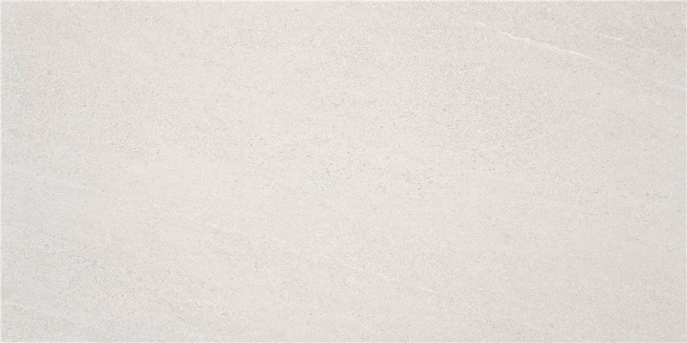 Halton-white-60x120_int_ext Baldosa cerámica gris claro con textura sutil y efecto piedra