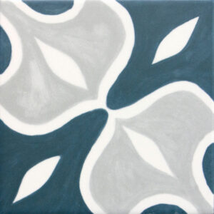 Azulejo cerámico con motivo floral abstracto en turquesa, gris y blanco