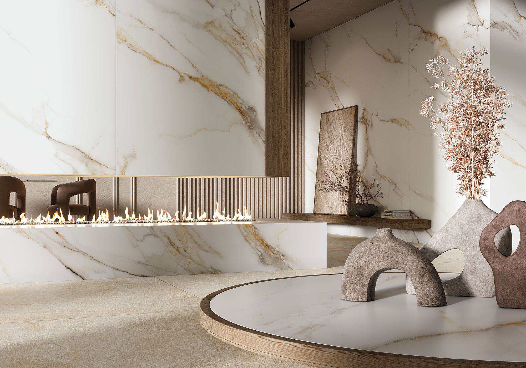 Showroom de revestimientos cerámicos efecto mármol con chimenea lineal y piezas decorativas