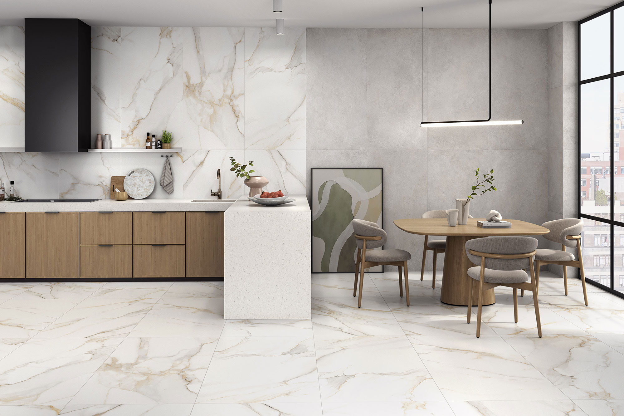 Cocina-comedor con suelos y paredes de azulejo efecto mármol y muebles de madera.