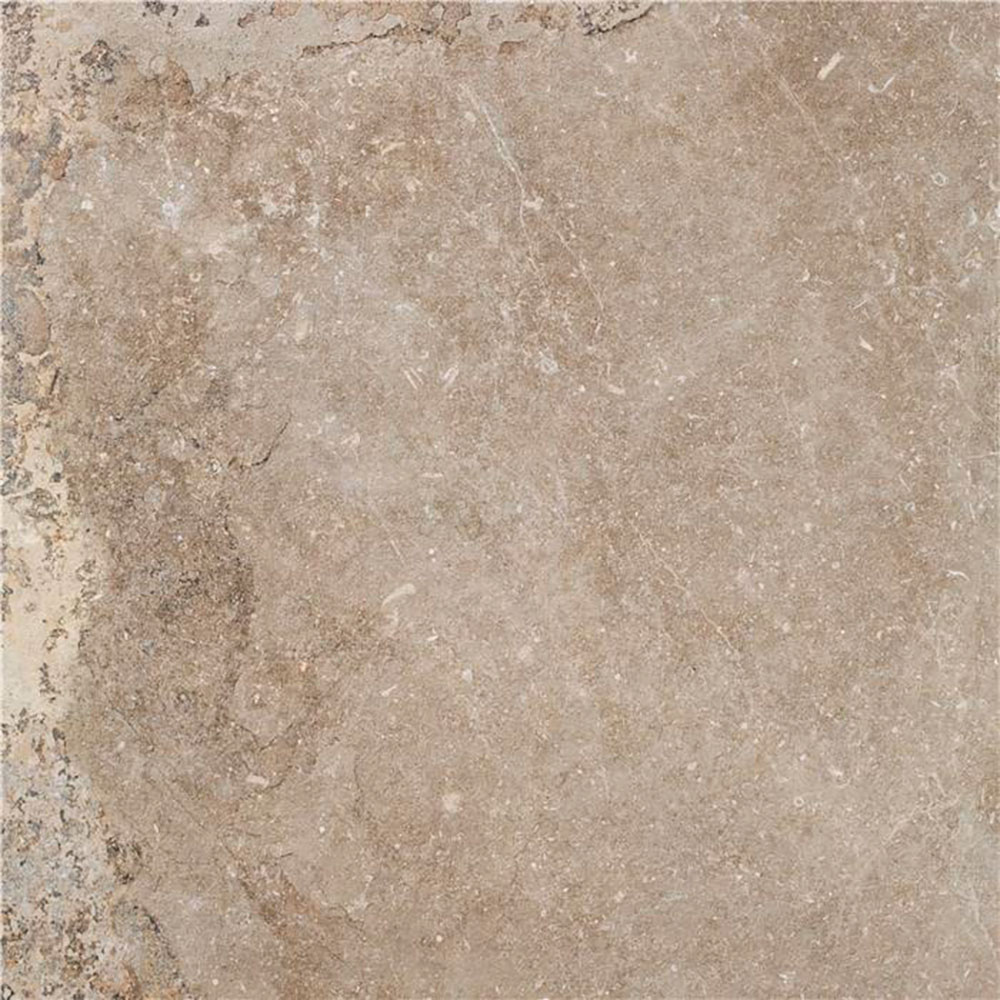 Baldosa cerámica beige con textura y vetas efecto piedra envejecida