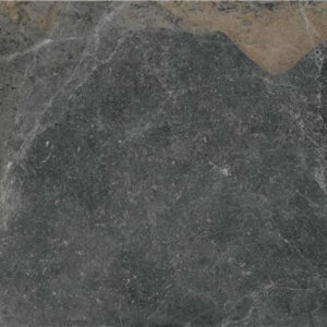 Azulejo cerámico gris oscuro con vetas blancas y manchas marrón oxidado