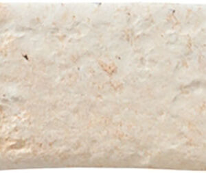 Azulejo rectangular crema envejecido con textura rugosa tipo piedra