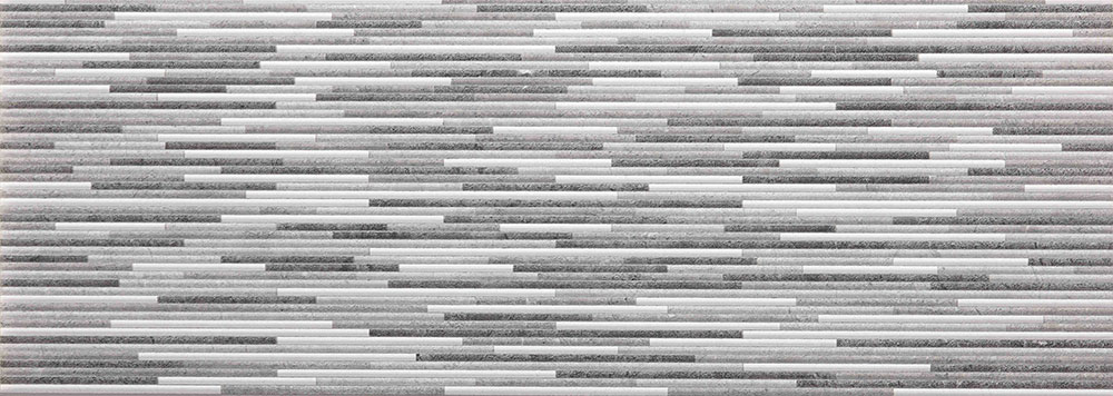 Revestimiento cerámico en tiras horizontales grises y texturadas
