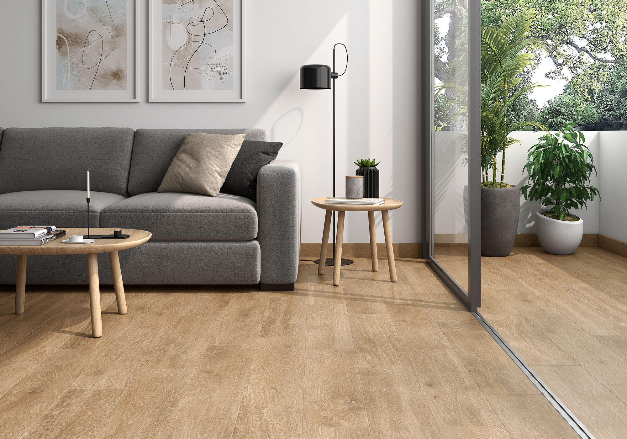 amb-02-galia-honeyl-20x75 Salón moderno con sofá gris y pavimento cerámico imitación madera junto a terraza