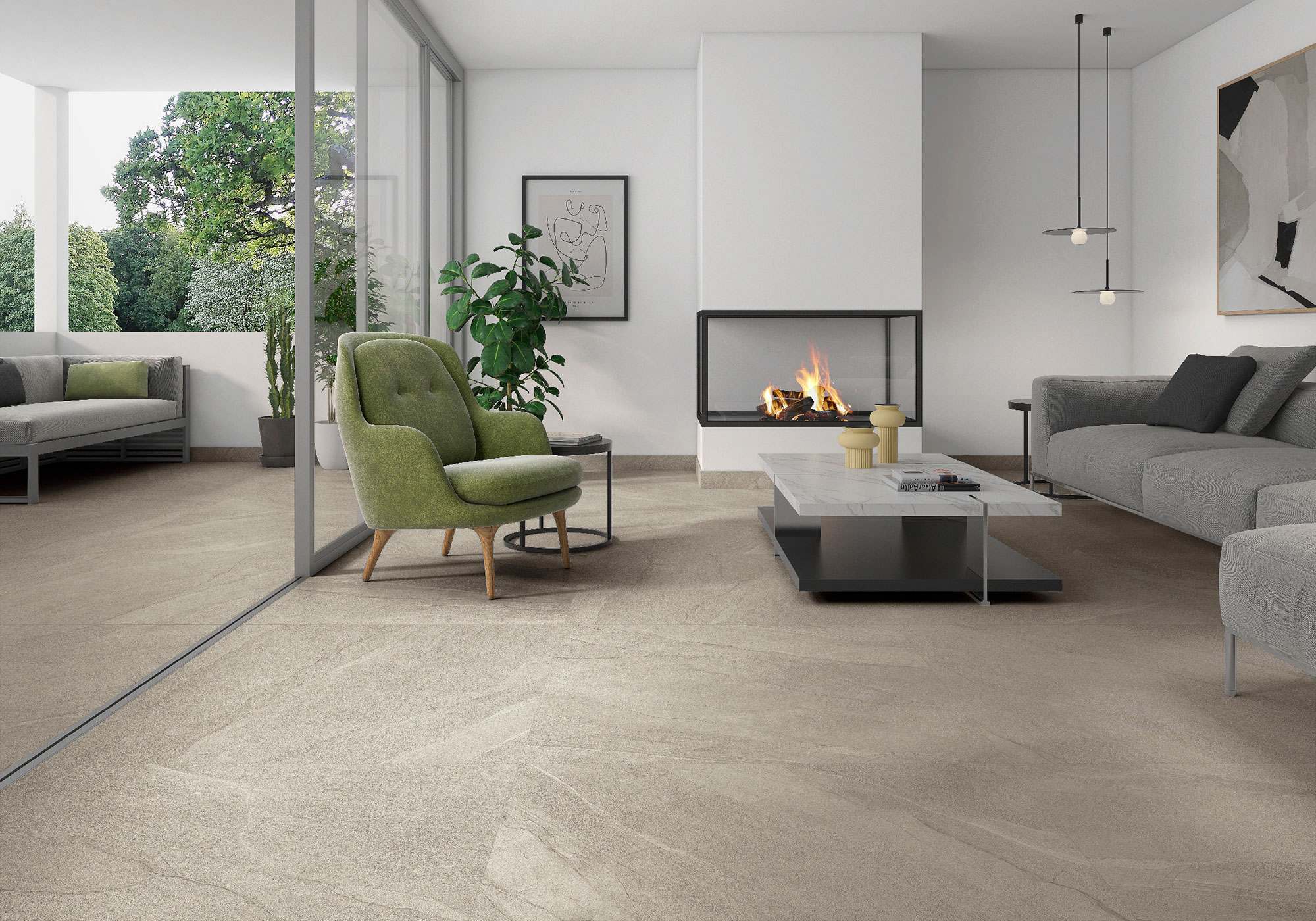 Sala moderna con suelo porcelánico beige imitación piedra, chimenea, sofá gris y butaca verde.