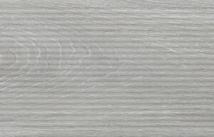 Muestra de pavimento cerámico efecto madera gris claro con vetas horizontales
