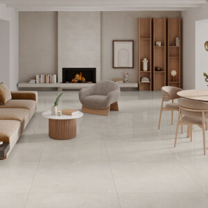 Salón moderno con suelo cerámico pulido gris claro, chimenea y mobiliario beige