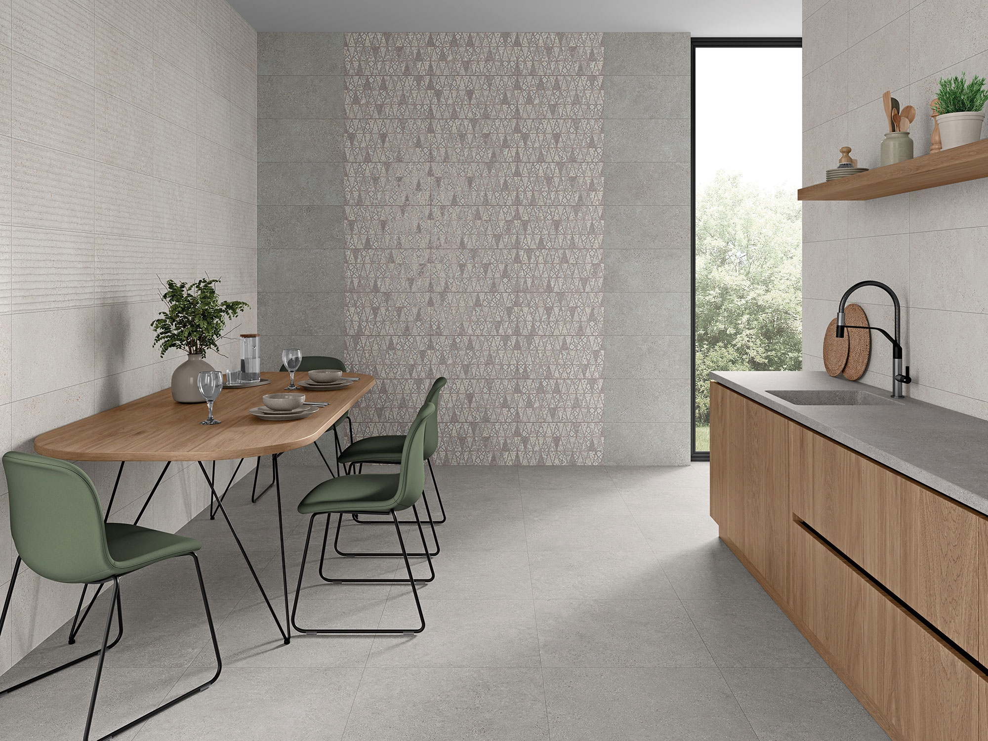 AMB_STN_KRETA-GREY_BIANCO-30X60_DECOR_GREY-60X60 Cocina con pavimento, revestimiento cerámico gris, panel decorativo, mesa de madera y sillas verdes