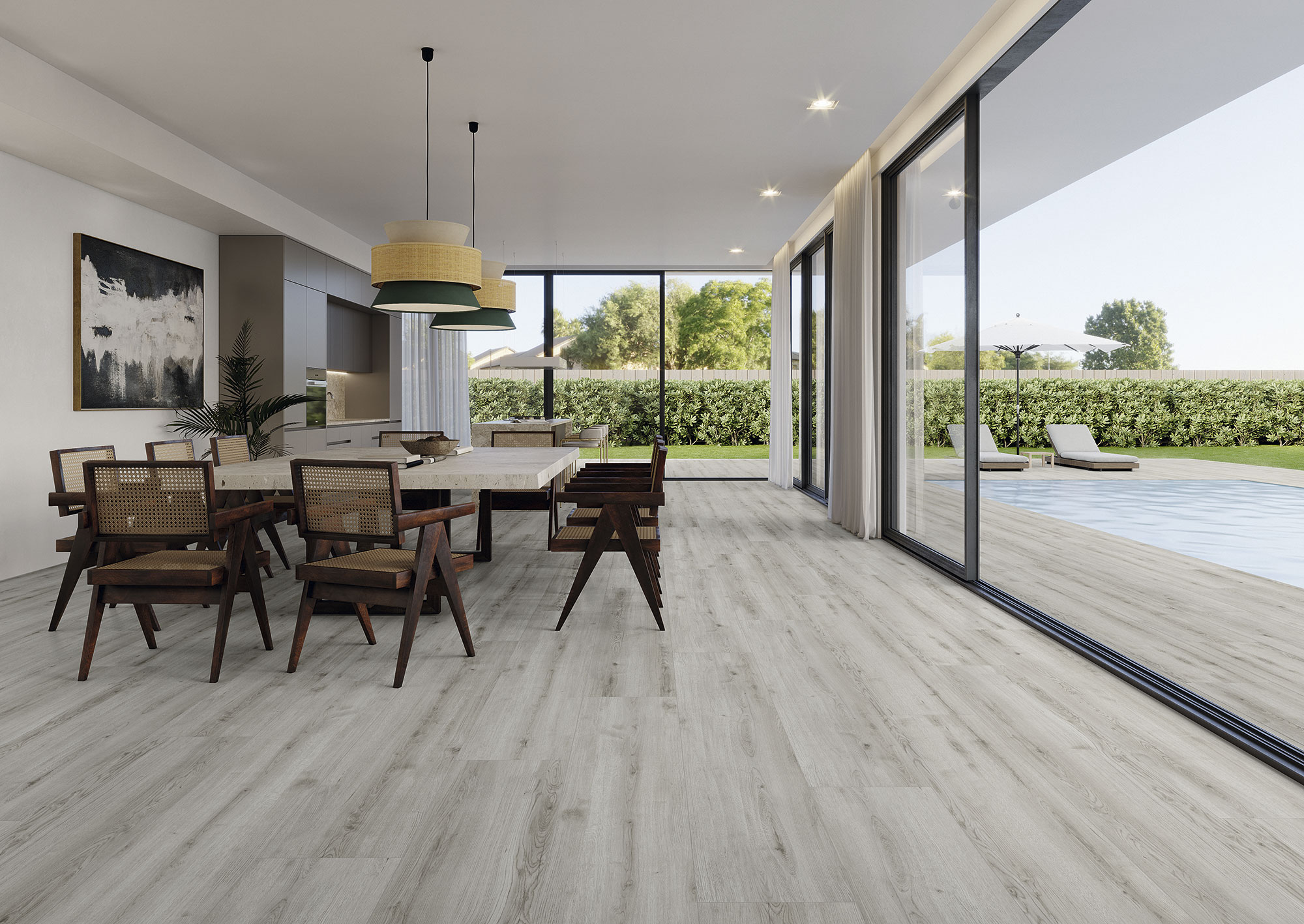 Salón amplio con pavimento cerámico efecto madera gris y grandes ventanales a piscina